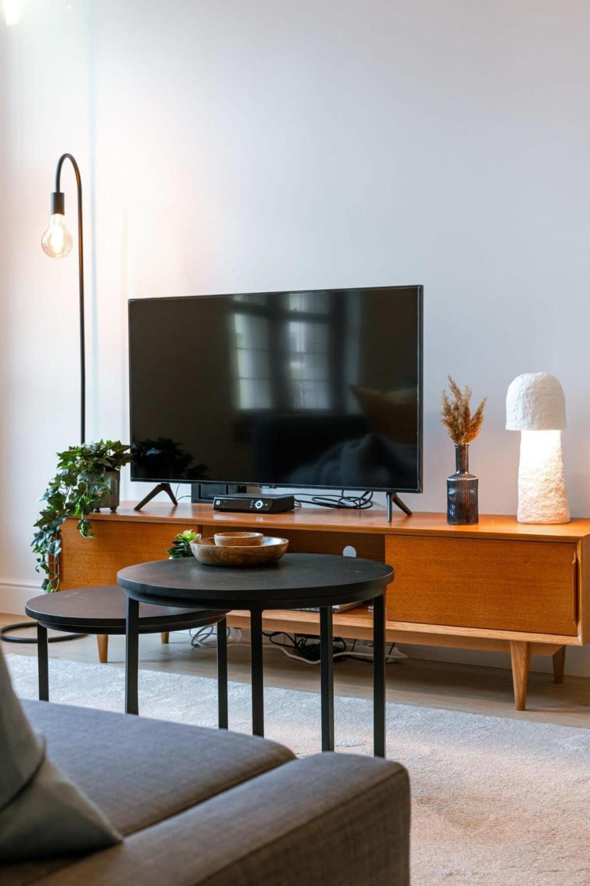 Huswell - Modern Apartment Located At Historical Main Square Anversa Esterno foto